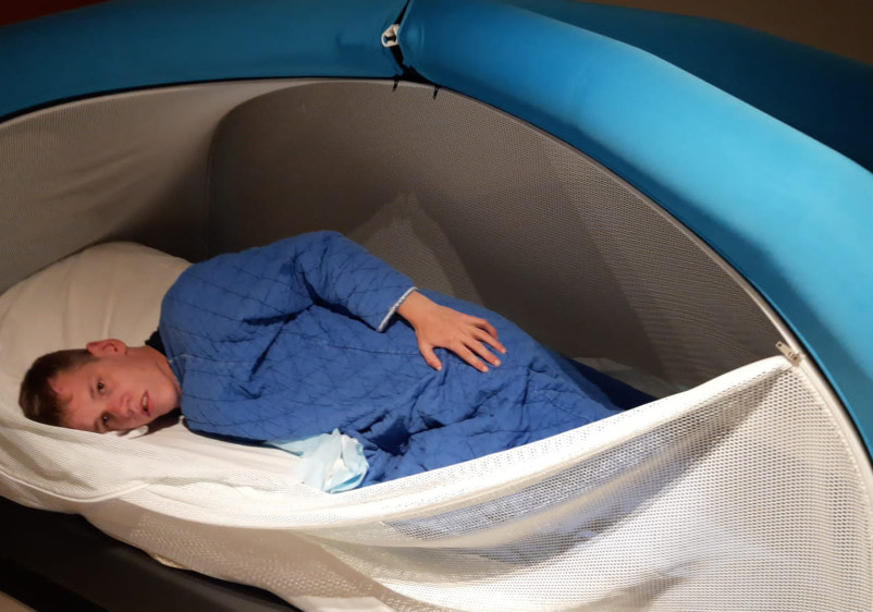 ricardo-bedtent-cloudcuddle-mee-op-vakantie-groep-handicap-syndroom.jpg ricardo-bedtent-cloudcuddle-mee-op-vakantie-groep-handicap-syndroom.jpg